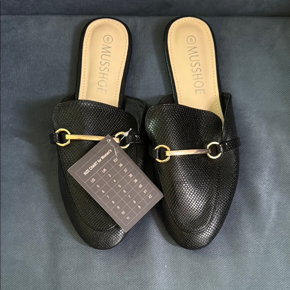 Black Leather Flats with Gold Horsebit